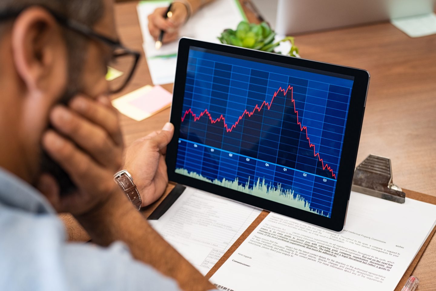 Wall Street Analysts Predict Potential 86% Plunge for 5 Artificial Intelligence (AI) Stocks