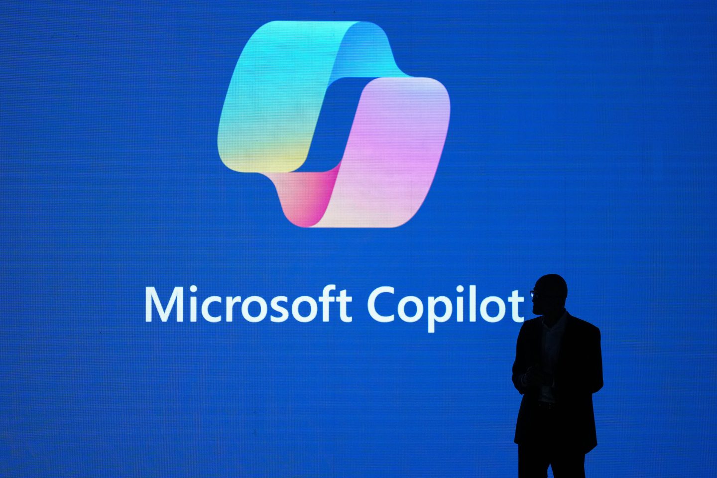 Microsoft's AI Chatbot Will Track Your PC Activities